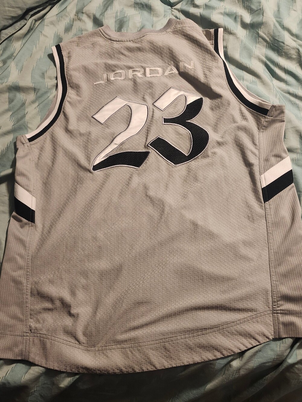 VINTAGE Michael Jordan #23 Basketball Jersey  Gray Men's Size 2XL RARE